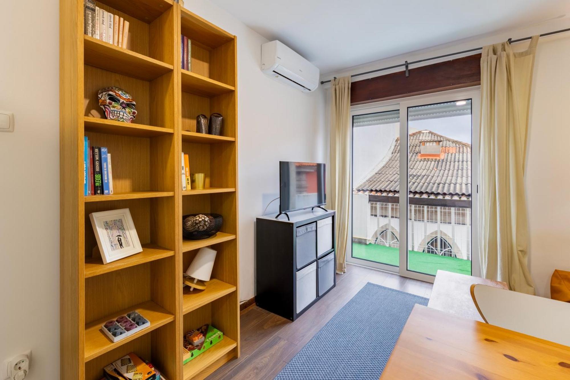 Cosy Remodeled Apartment In The City Center Fundao Bagian luar foto