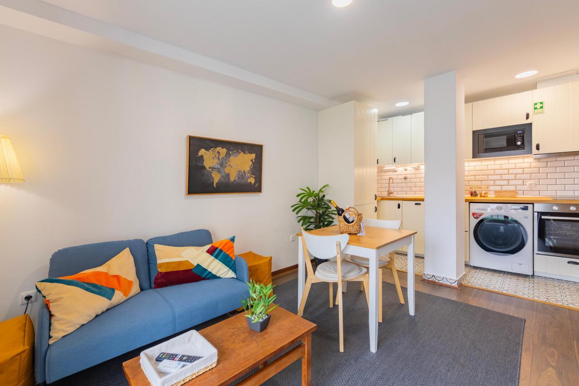 Cosy Remodeled Apartment In The City Center Fundao Bagian luar foto