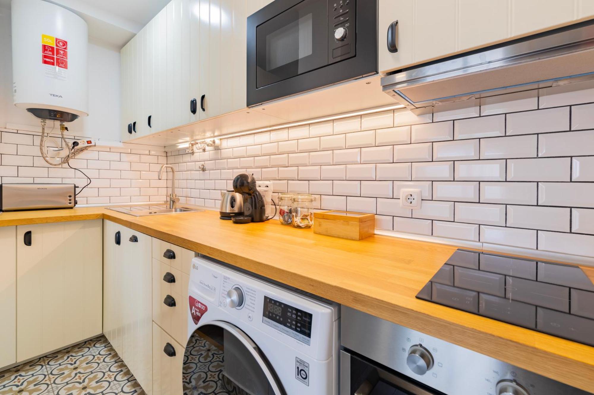 Cosy Remodeled Apartment In The City Center Fundao Bagian luar foto