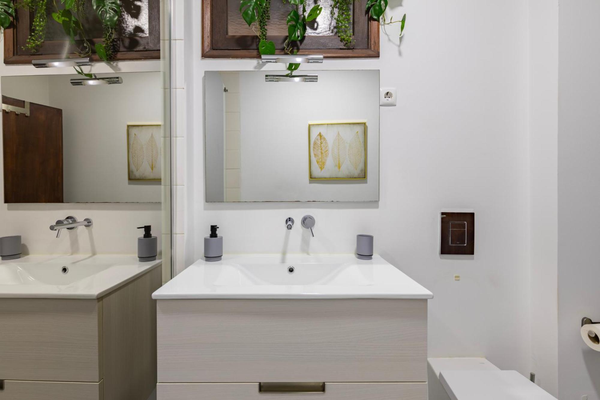 Cosy Remodeled Apartment In The City Center Fundao Bagian luar foto