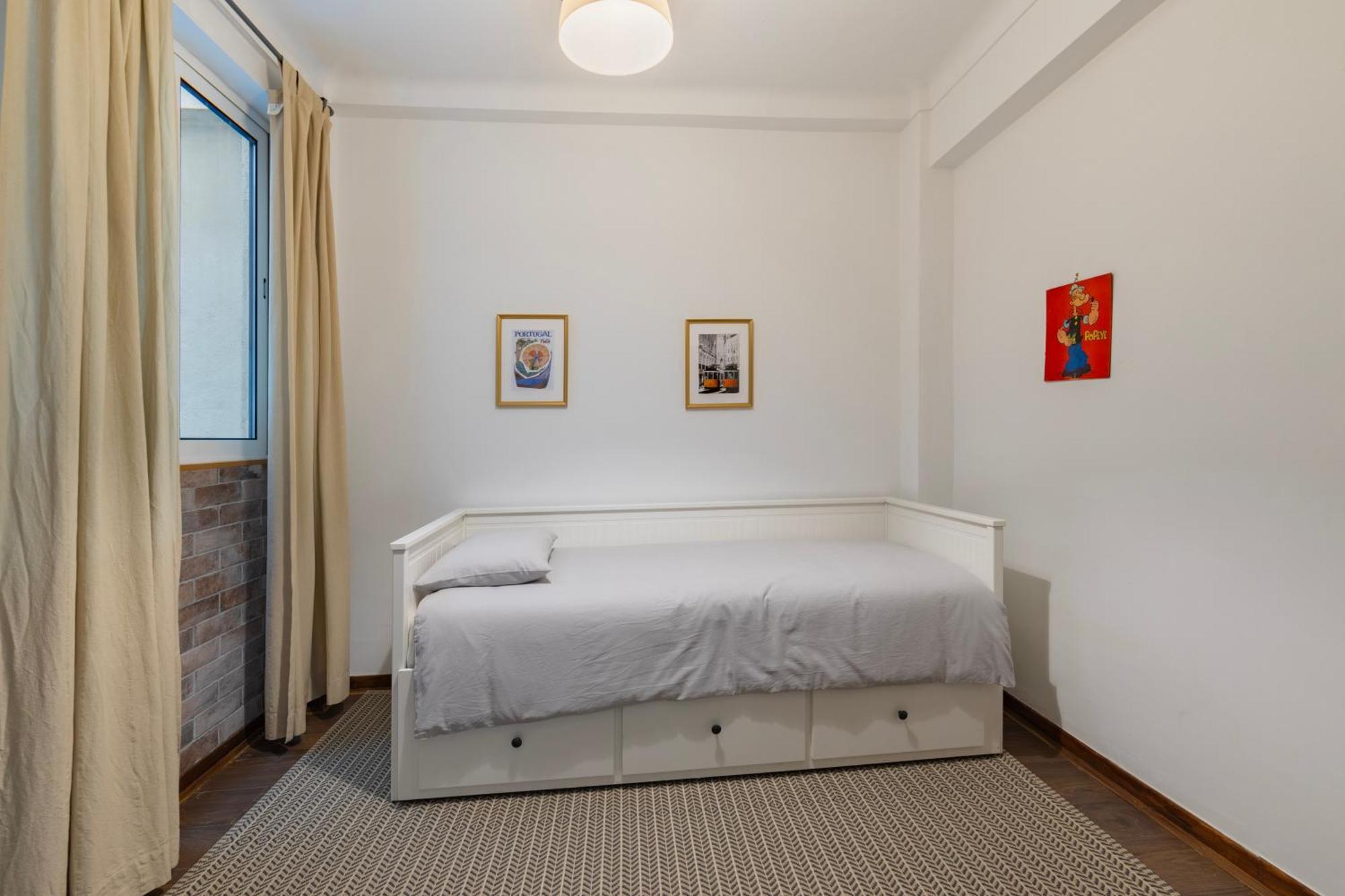 Cosy Remodeled Apartment In The City Center Fundao Bagian luar foto