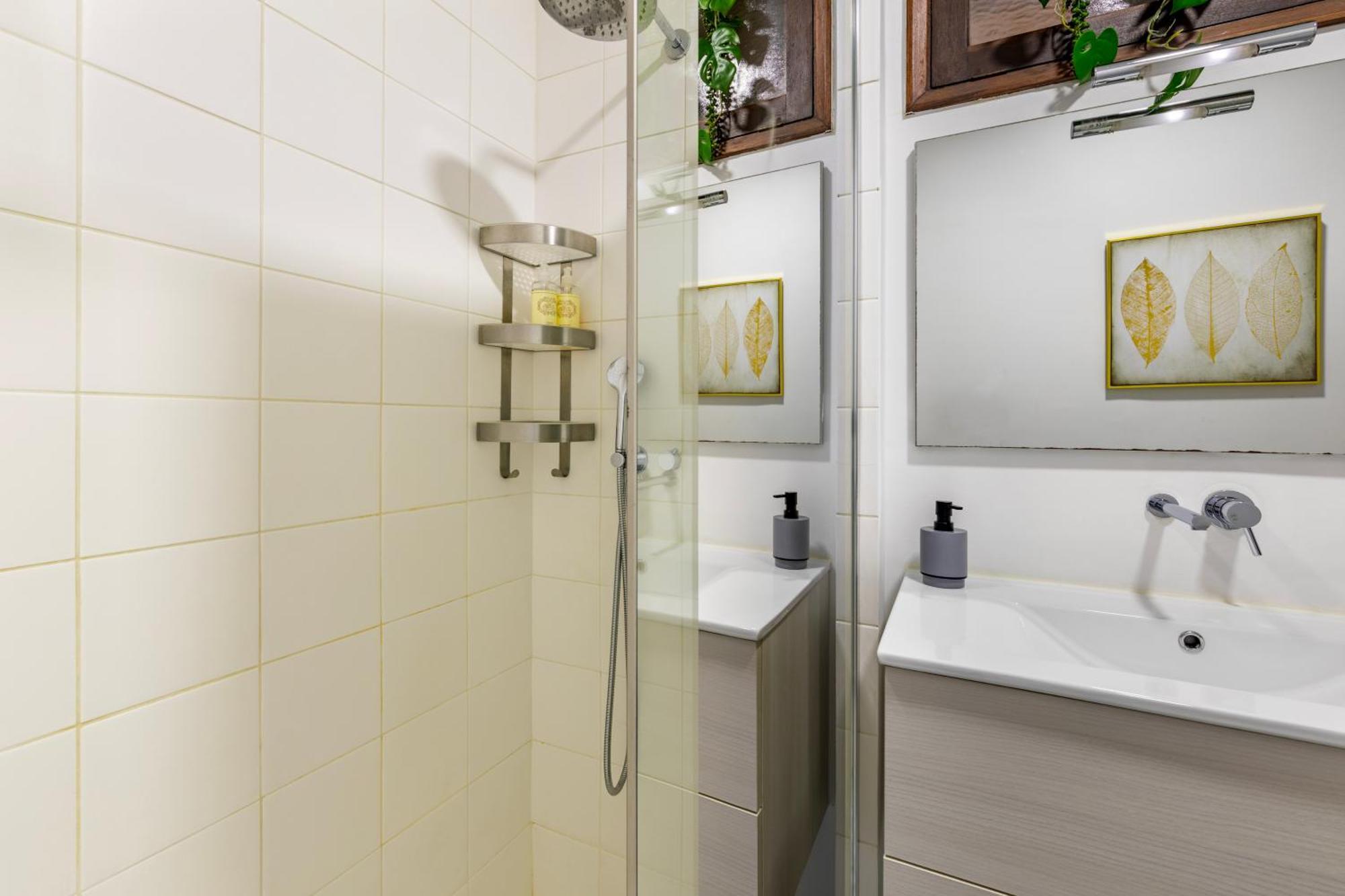 Cosy Remodeled Apartment In The City Center Fundao Bagian luar foto