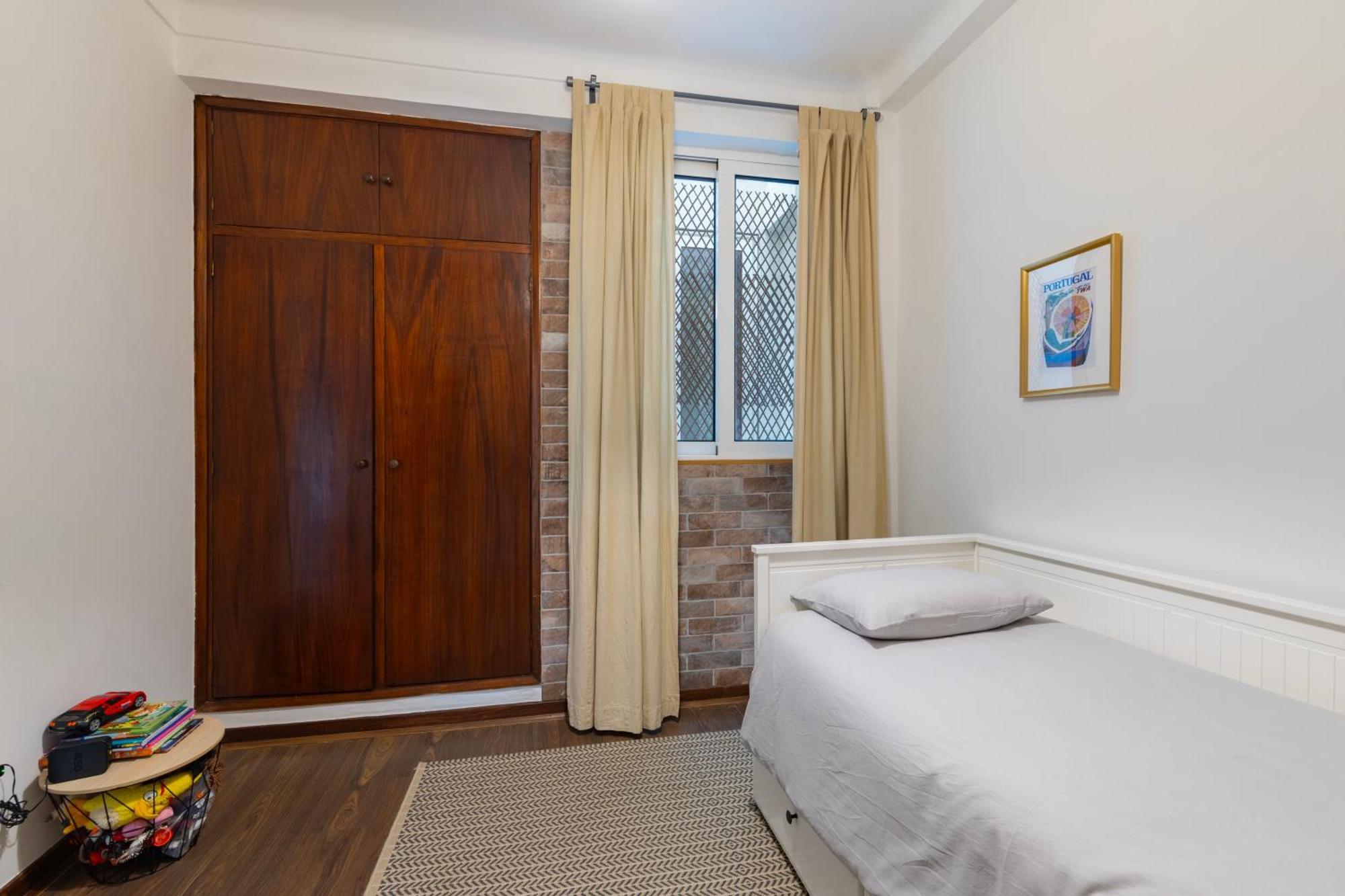 Cosy Remodeled Apartment In The City Center Fundao Bagian luar foto